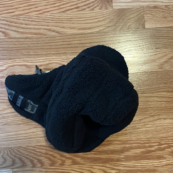Free People Ascend Fleece Trapper Hat In Black NWOT - Picture 12 of 14